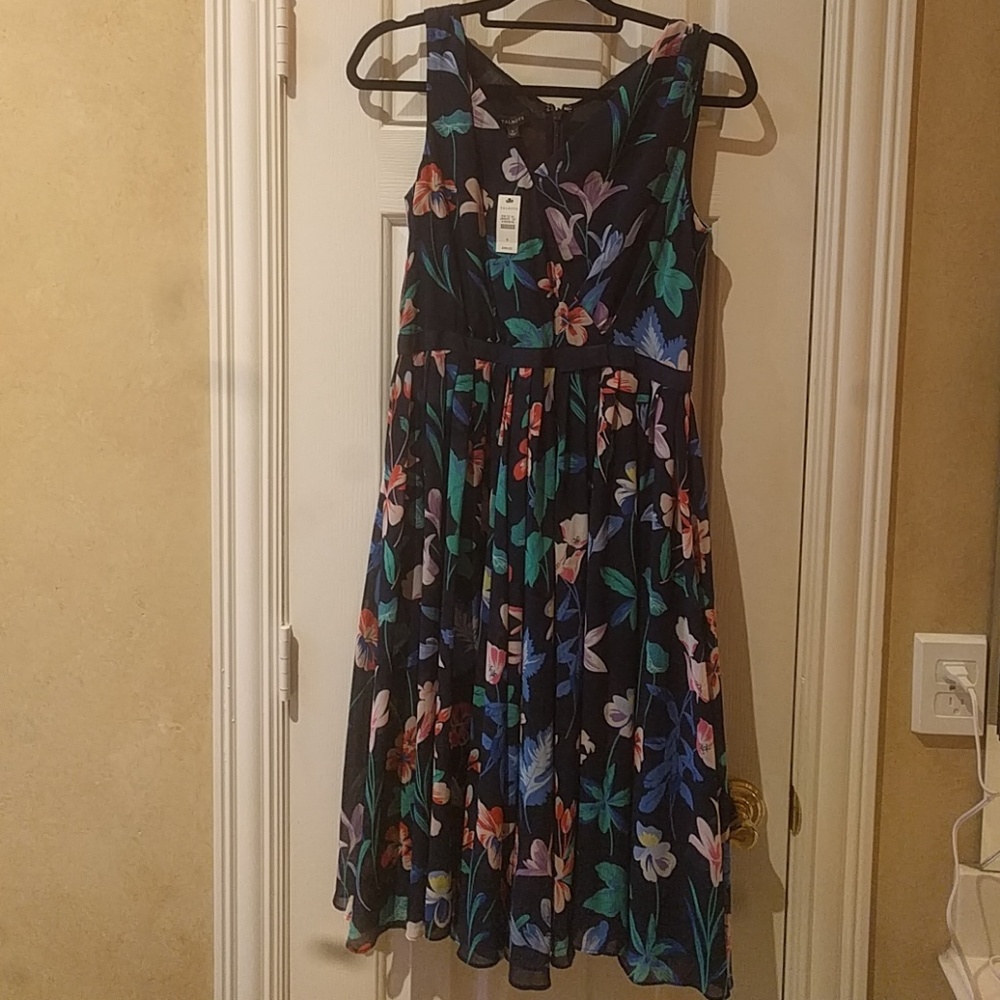 NWT Talbot's Size 6 Flowery Spring Dress